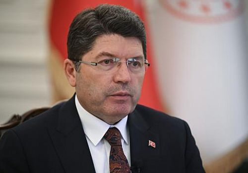 Bakan Tunç: CHP İl Başkanlığı önünde yaşanan olaylarla ilgili adli soruşturma başlatıldı
