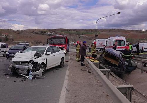 Bakan Yerlikaya Trafik kurallarınada 7 günde 62 kişinin hayatını kaybettiğini, 7 bin 388 kişinin yaralandığını bildirdi.