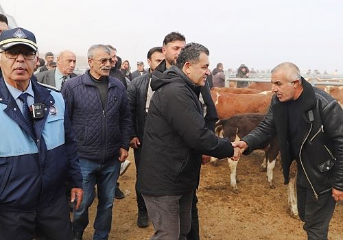 Başkan Faruk Demir, Haftaya Hayvan Pazarı Ziyaretiyle Başladı