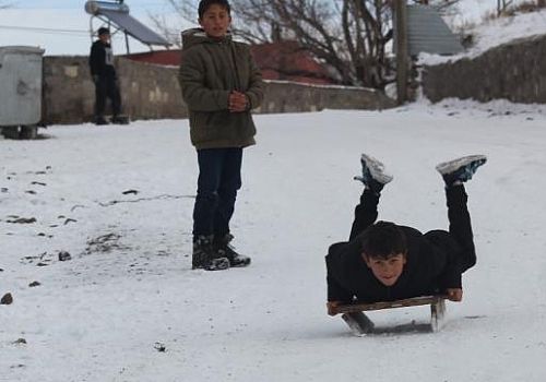Bazı İl ve İlçelerde Olumsuz Hava Koşulları Nedeniyle Eğitime Ara Verildi