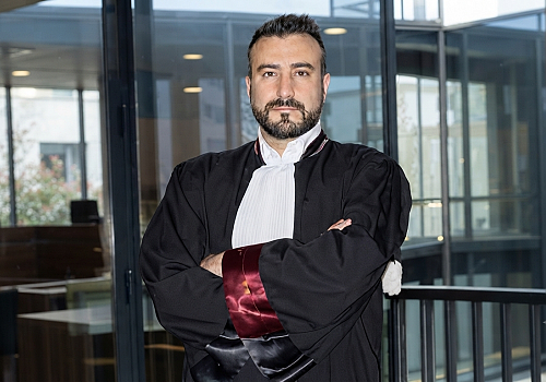 Belçika’nın İlk Türk Hâkimi Posof'tan Çıktı: Avukat Özgür Balci Görevine Başladı
