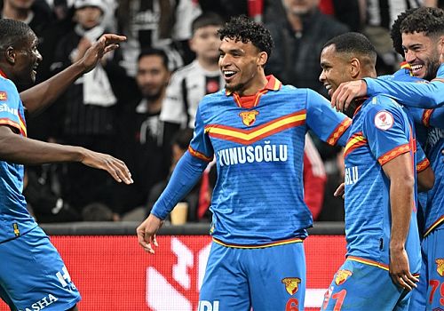 Beşiktaş'ı 3-1 mağlup eden Göztepe, 49 yıl aradan sonra yarı finale yükseldi 