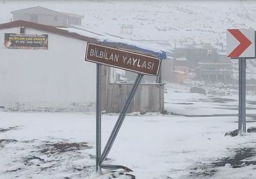 Bülbülan Yaylası mevkiinde kar yağışı etkili oldu
