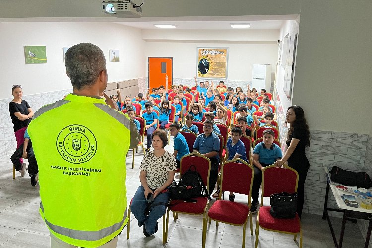 Bursa Büyükşehir'den çocuklara haşere ile mücadele eğitimi