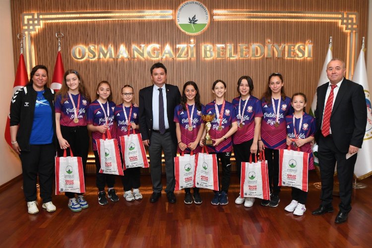 Bursa Osmangazili şampiyonlardan Başkan Aydın’a ziyaret