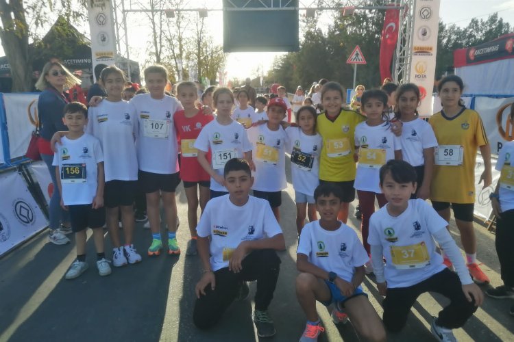 Bursa'da Yenişehirli atletler başarıdan başarıya koşuyor