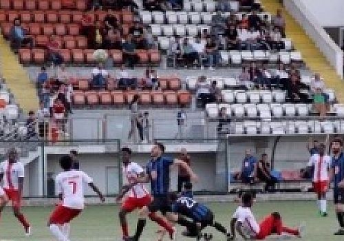 Çad Cumhuriyeti'nden geldiler Ardahan'da futbol turnuvasına katıldılar