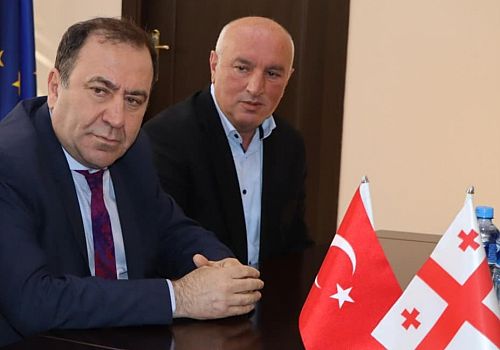 Çetin Demirci, Gürcistan'ın Samtshe-Cavaheti bölgesinin Ahıska kentinde bazı ziyaret ve görüşmeler gerçekleştirdi.