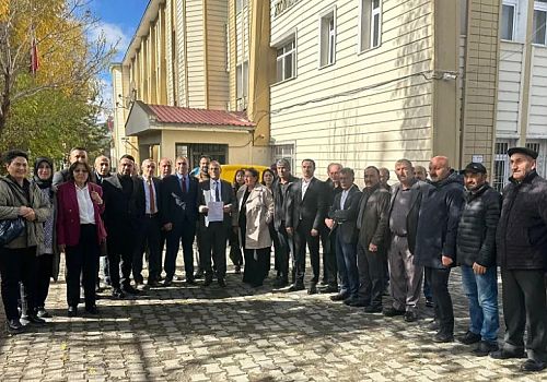 CHP Ardahan İl Başkanı Yunus Dündar Mazbatasını Aldı