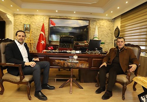 CHP Ardahan Milletvekili Özgür Erdem İncesu, Belediye Başkanı Faruk Demir’i makamında ziyaret etti