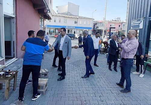 CHP Ardahan Milletvekili Özgür Erdem İncesu Göle'de vatandaşlarla bir araya geldi