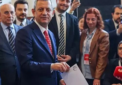CHP'de 6 Nisan'da yapılan olağanüstü kurultayında YSK ya itiraz edildi 