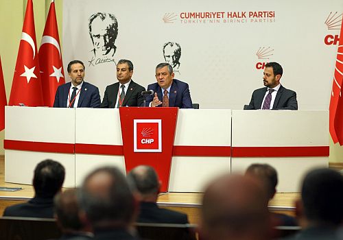 CHP’de Yerel Yönetim Zirvesi: Halkçı Belediyecilik Yol Haritası Belirlendi