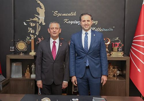 CHP Genel Başkanı Özgür Özel Ardahan Milletvekili İncesu yu İzmir de tam yetkili temsilci yaptı 