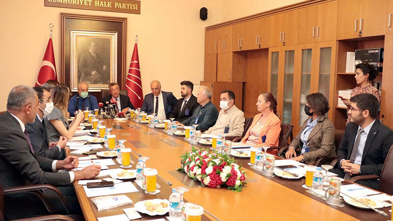 CHP'li Altay, sağlık çalışanlarını kabul etti