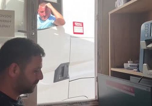 Çıldır-Aktaş Gümrük Kapısı'na yapılan parkla sürücülerin tır kuyruğu çilesi sona erdi