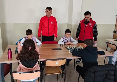 Çıldır da 23 Nisan Ulusal Egemenlik ve Çocuk Bayramı kapsamında anlamlı bir etkinliğe imza atıldı