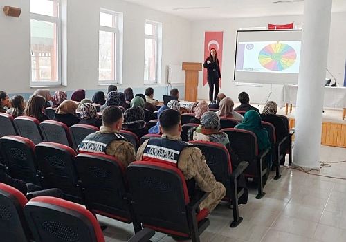 Çıldır’da Dijital Farkındalık Semineri Düzenlendi