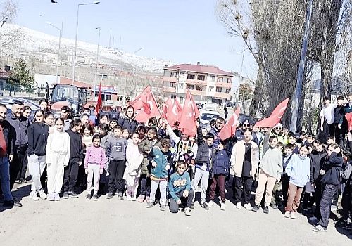 Çıldır’da ilkokul ve ortaokul düzeyindeki öğrenciler arasında atletizm (kros) yarışması düzenlendi