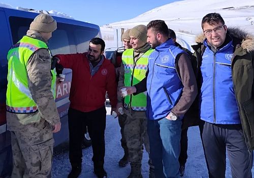 Çıldır’da Kış Şartlarında Örnek Dayanışma Çalışması