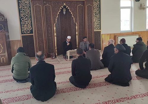 Çıldır da Şehit öğretmenler için cuma namazı öncesi Kur’an-ı Kerim Tilaveti ve Dua programı yapıldı.