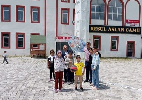 Çıldır da uçurtma şenliği düzenledi.