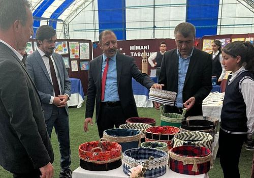 Çıldır da yıl sonu teknoloji ve tasarım sergisi açıldı.