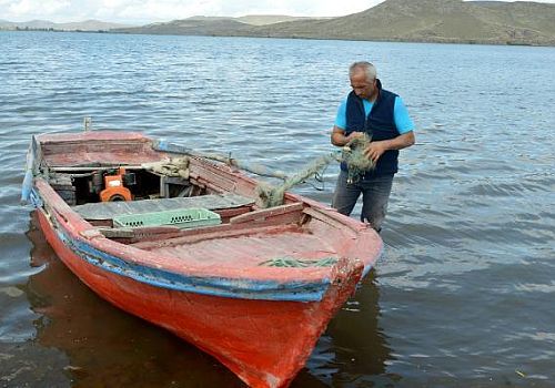 Çıldır Gölü'nde balıkçılar Vira bismillah dedi