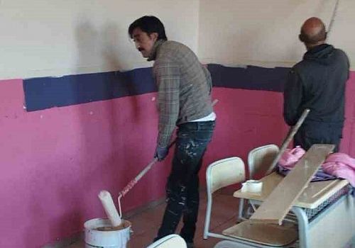 Çıldır İlkokulu’nun çehresi güzelleşme çalışmaları aralıksız devam ediyor