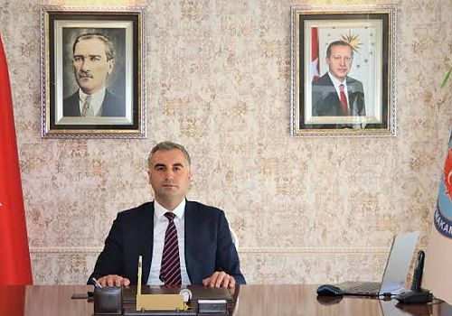 Çıldır Kaymakamı Kılıç İl Genel Meclis Üyeleri ve Muhtarları yaka paça dışarı attırdı iddiası 
