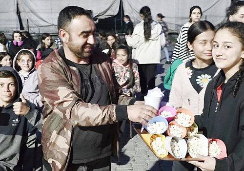 Çıldır Yatılı Bölge Ortaokulu (YİBO), öğrencilerine unutulmaz bir akşam yaşatıldı 