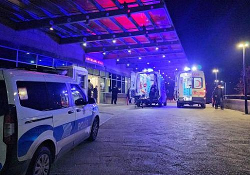 Çorum’da parkta çıkan bıçaklı kavgada 2 kişi yaralandı