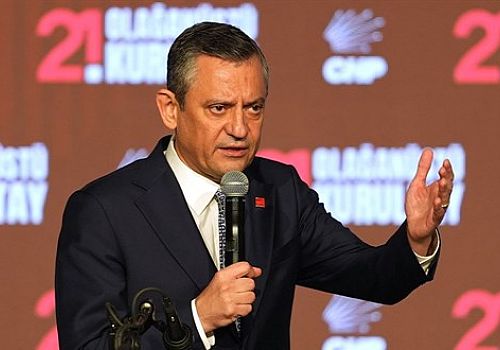 Cumhurbaşkanı Erdoğan'a yönelik cuntacı ifadesi nedeniyle Özgür Özel'e 500 bin TL'lik tazminat davası açıldı.