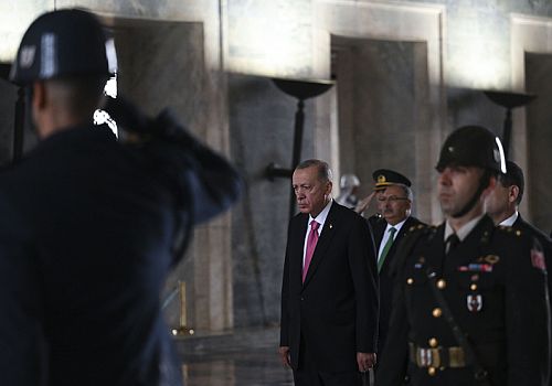 Cumhurbaşkanı Erdoğan Anıtkabir'i ziyaret etti.