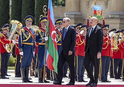 Cumhurbaşkanı Erdoğan, Azerbaycan da resmi törenle karşılandı