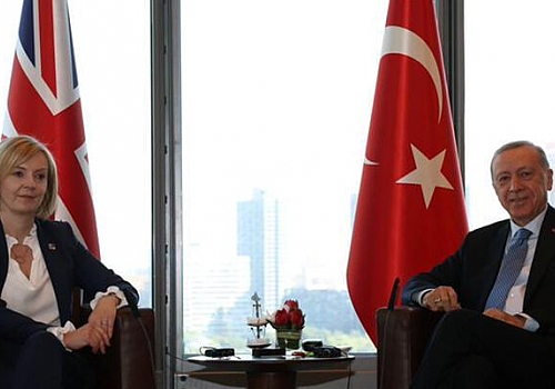 Cumhurbaşkanı Erdoğan'dan İngiltere Başbakanı ile görüştü 