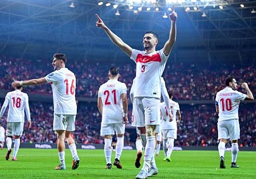 Cumhurbaşkanı Erdoğan’dan Milli Futbolculara Tebrik: Gelir Gazze’ye Bağışlandı