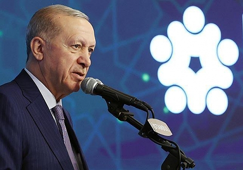 Cumhurbaşkanı Erdoğan'dan Özgür Özel'e sert tepki: Siyasi mandacılık talep ediyor