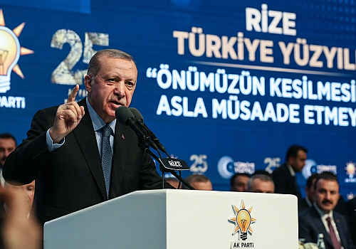 Cumhurbaşkanı Erdoğan’dan Rize’de Türkiye Yüzyılı Vurgusu: Önümüzün Kesilmesine Asla Müsaade Etmeyiz