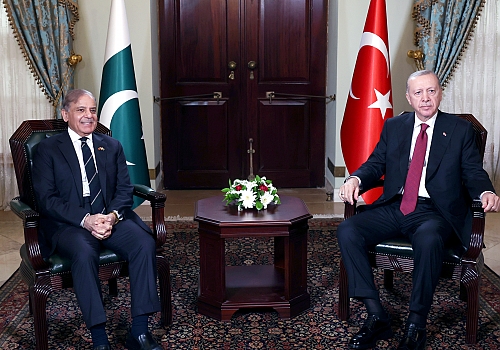 Cumhurbaşkanı Erdoğan, İstanbul'da Şahbaz Şerif'i kabul etti