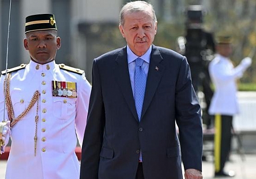 Cumhurbaşkanı Erdoğan Malezya'da resmi törenle karşılandı