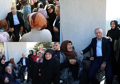 Cumhurbaşkanı Erdoğan, memleketi Rize’nin Güneysu ilçesinde komşularıyla sohbet etti