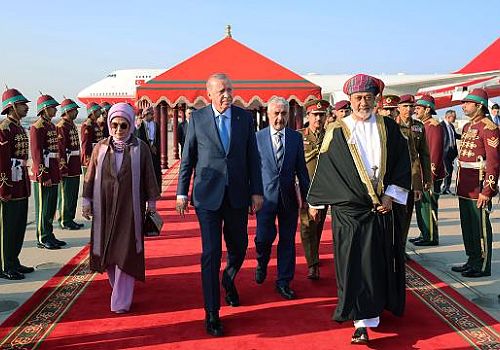 Cumhurbaşkanı Erdoğan Umman’da Resmi Törenle Karşılandı