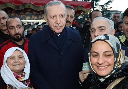 Cumhurbaşkanı Erdoğan vatandaşların Regaip kandillerini kutladı