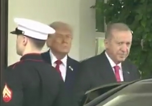 Cumhurbaşkanı Erdoğan ve ABD Başkanı Donald Trump'ın Beyaz Saray'da gerçekleştirdiği toplantı sona erdi.