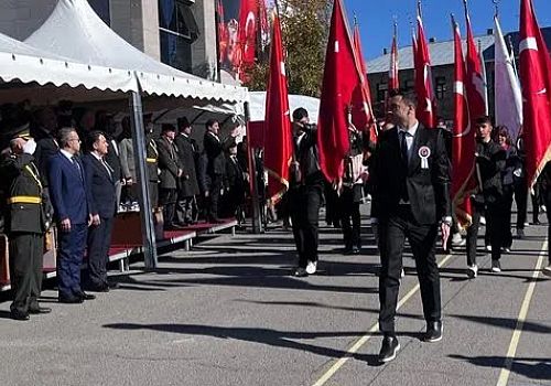 Cumhuriyet'in 101. yıl dönümü tüm yurtta olduğu gibi Ardahan'da da büyük bir sevinç ve coşku ile kutlandı.