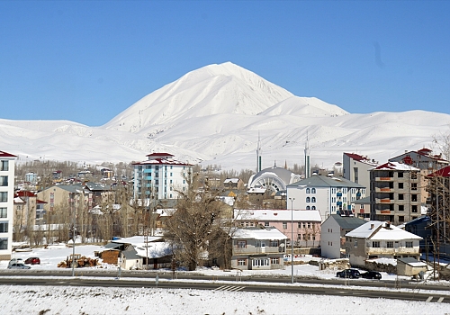 Doğu Anadolu'da en düşük sıcaklık sıfırın altında 13 dereceyle Erzurum ve Ağrı'da ölçüldü