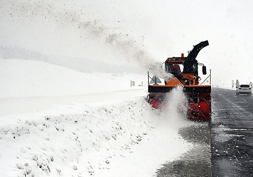 Doğu’da kış alarmı: Kars’ta yollar kapandı, Ardahan’da tipi etkili