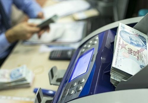 Emekli bayram ikramiyesinin yükseltilmesine yönelik düzenlemeyi de içeren kanun teklifi TBMM'de
