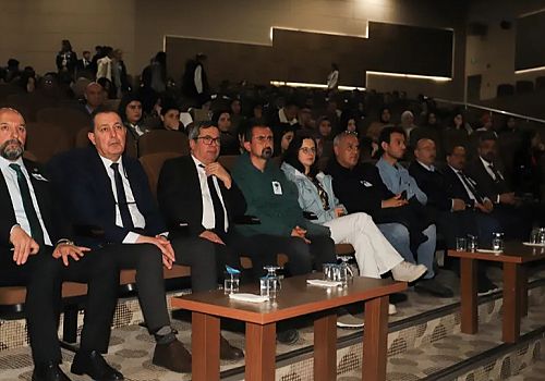 Emekli Öğretim Üyesi Prof. Dr. Yaşar Çoruhlu’nun Ardahan daki konferansı büyük ilgi gördü